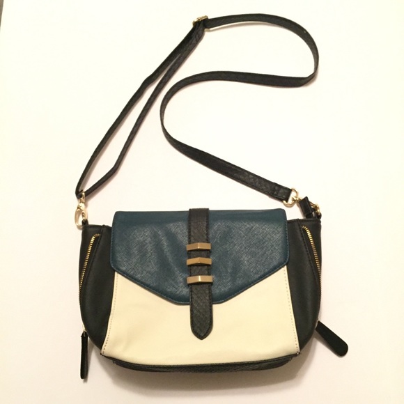 Mossimo Supply Co. Handbags - Mossimo Crossbody Handbag Purse